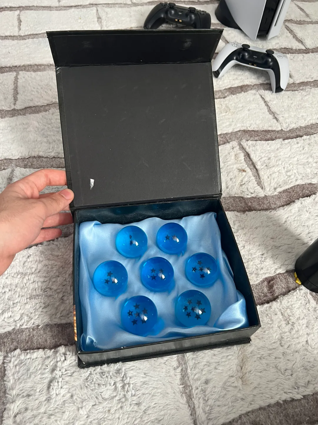 Dragon Ball Z Crystal Balls Collection image indicator(2)