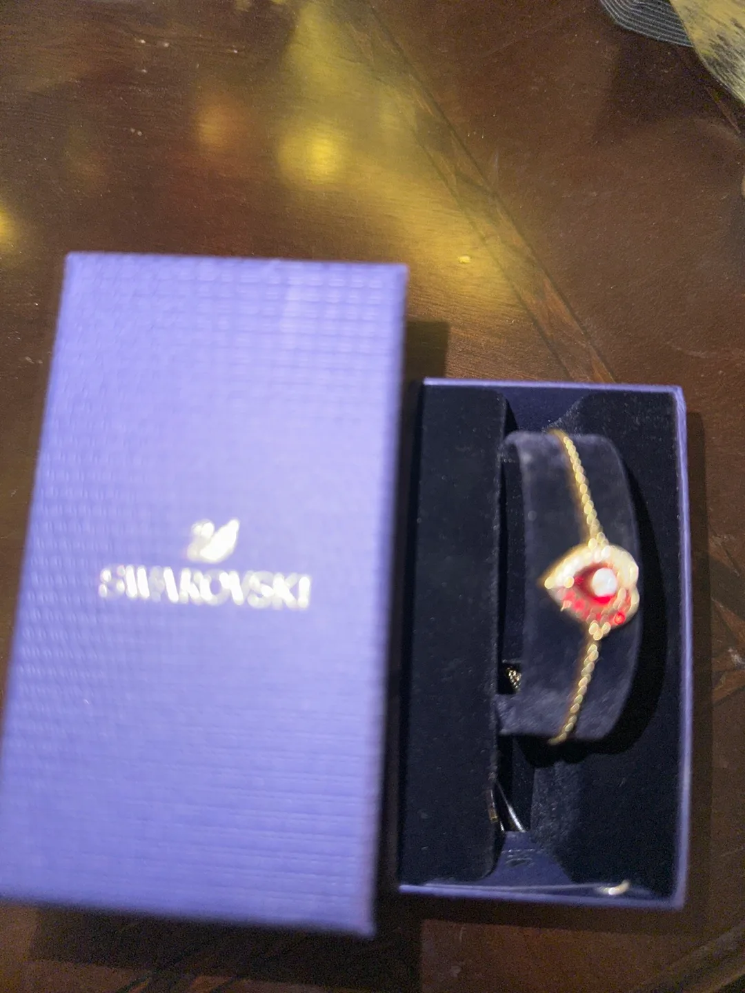 Swarovski Red Heart Bracelet image indicator(4)