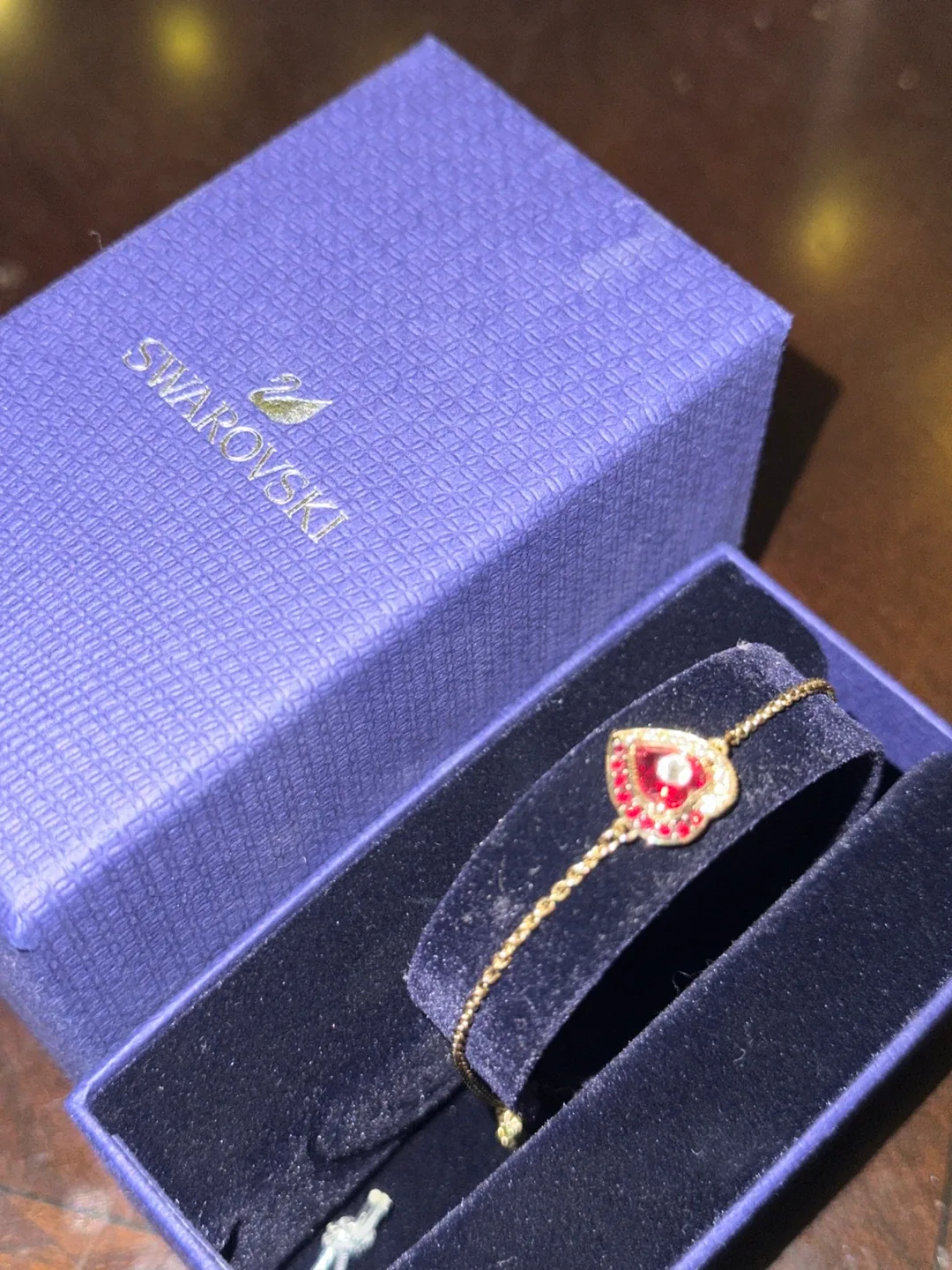 Swarovski Red Heart Bracelet image indicator(3)