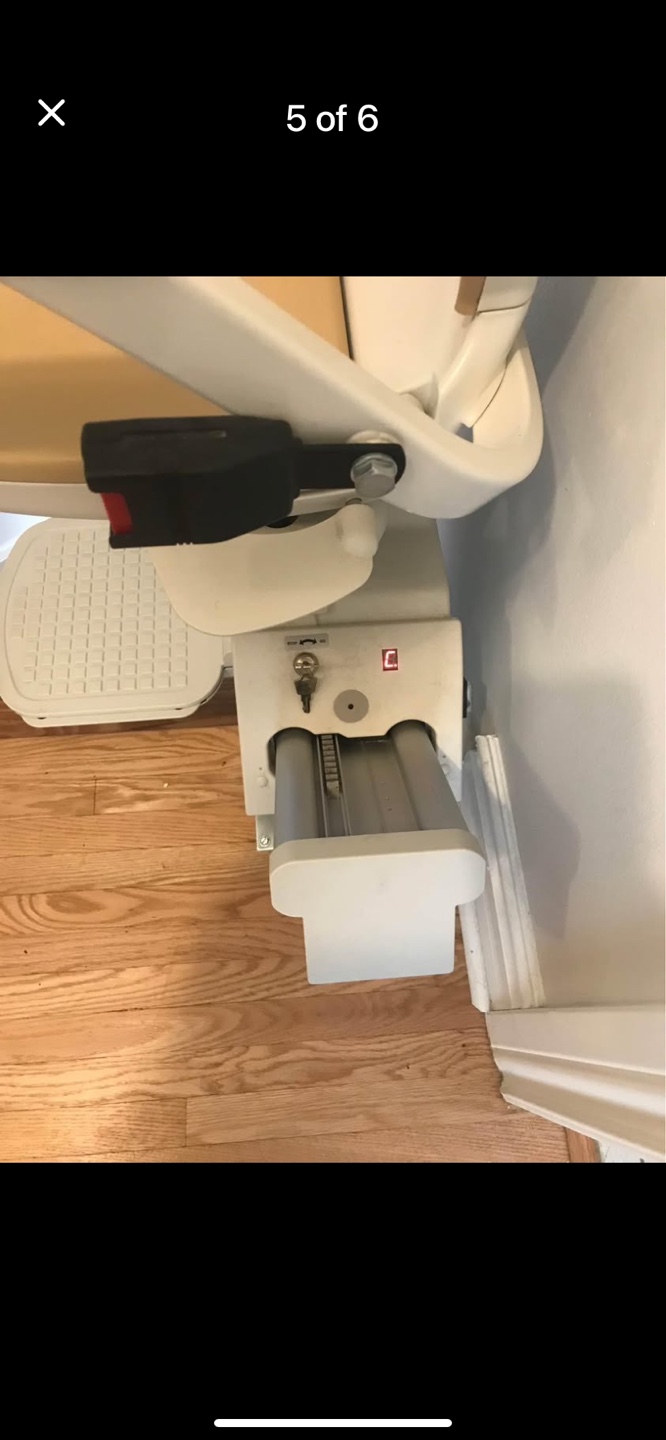 Acorn Stairlift-Gently used-2 different sizes avail - photo 5