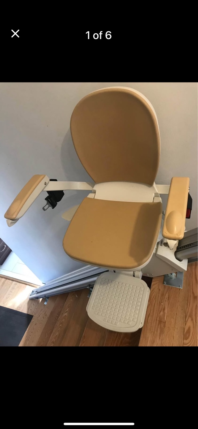 Acorn Stairlift-Gently used-2 different sizes avail
