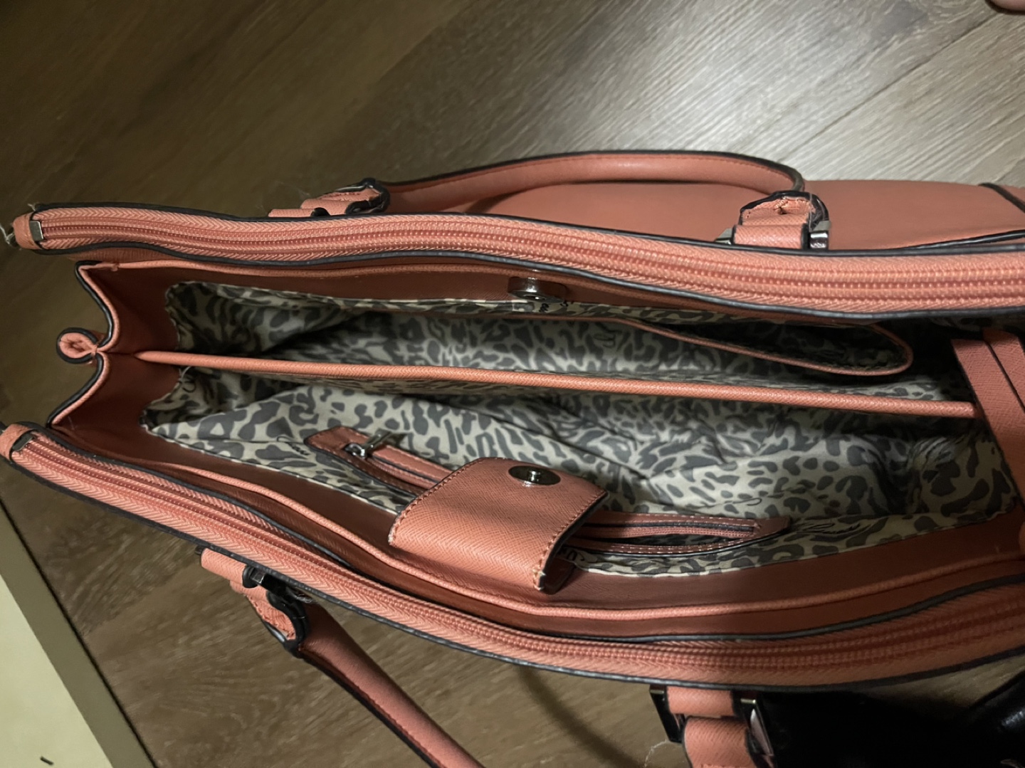 Guess satchel handbag - photo 2