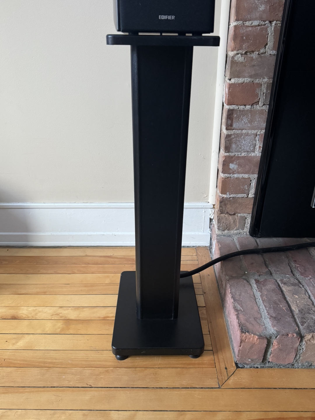 Pair of Rockville stands - photo 2