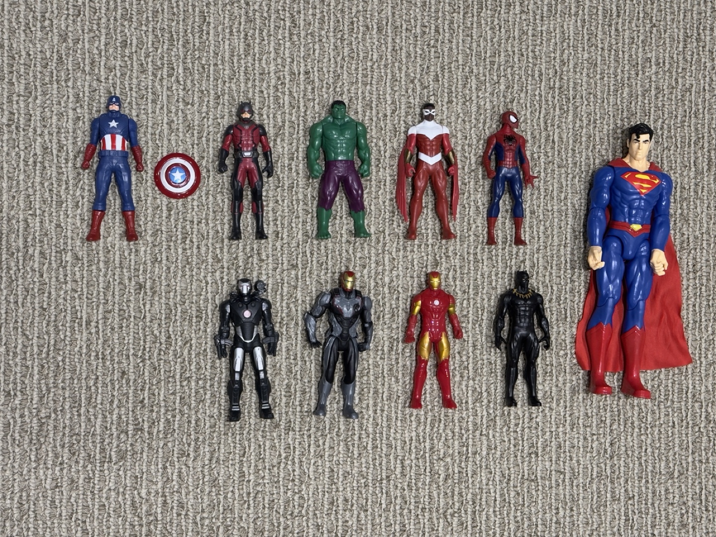 10 Superhero Action Figures - Marvel and DC Set