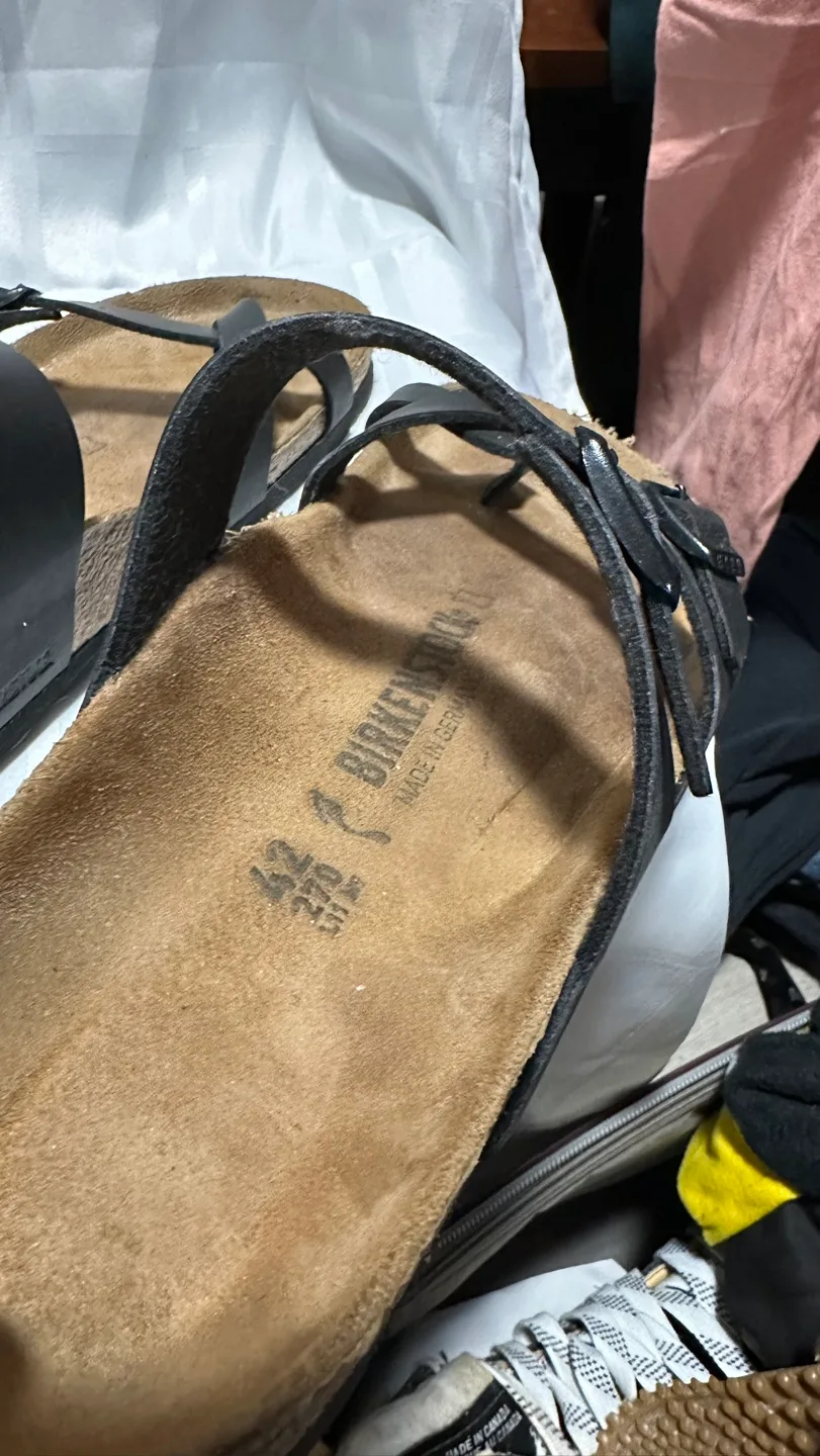 Birkenstock Gizeh Sandals - Black - Size 9.0 image indicator(2)