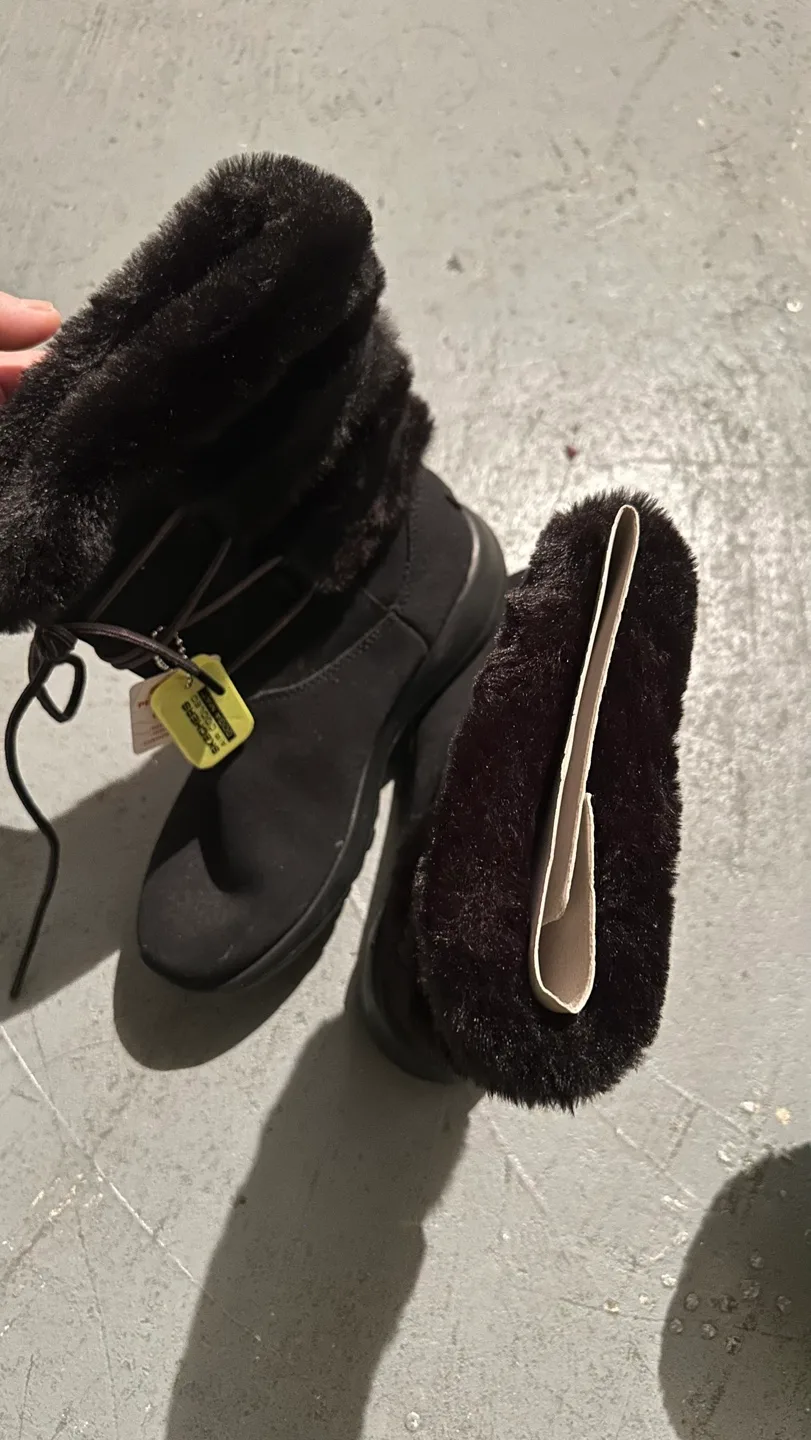 Skechers Women's Black Winter Boots Size 7 image indicator(4)