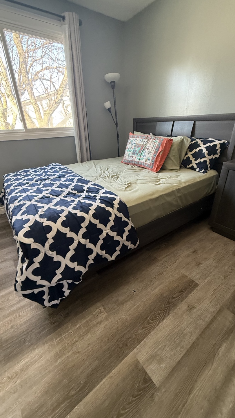 Queen Size Bed Frame with Headboard - photo 4