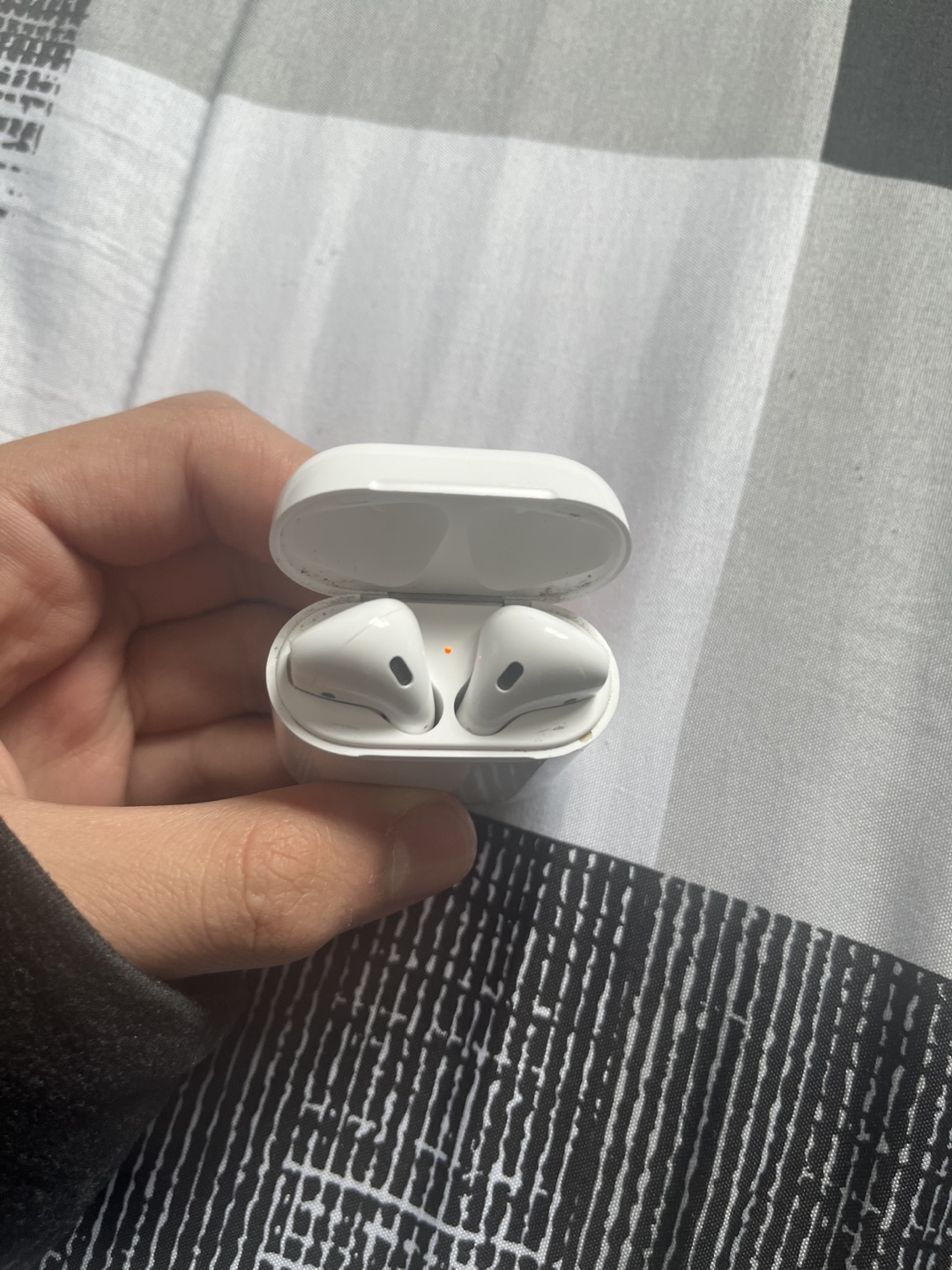 Airpods 2nd generation - photo 3