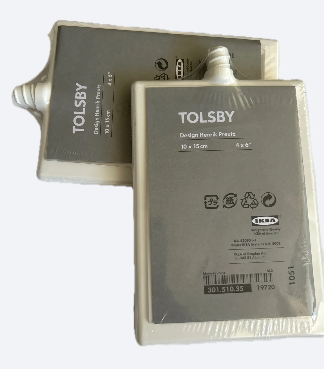 IKEA TOLSBBY White Picture Frames In Stands image indicator(5)