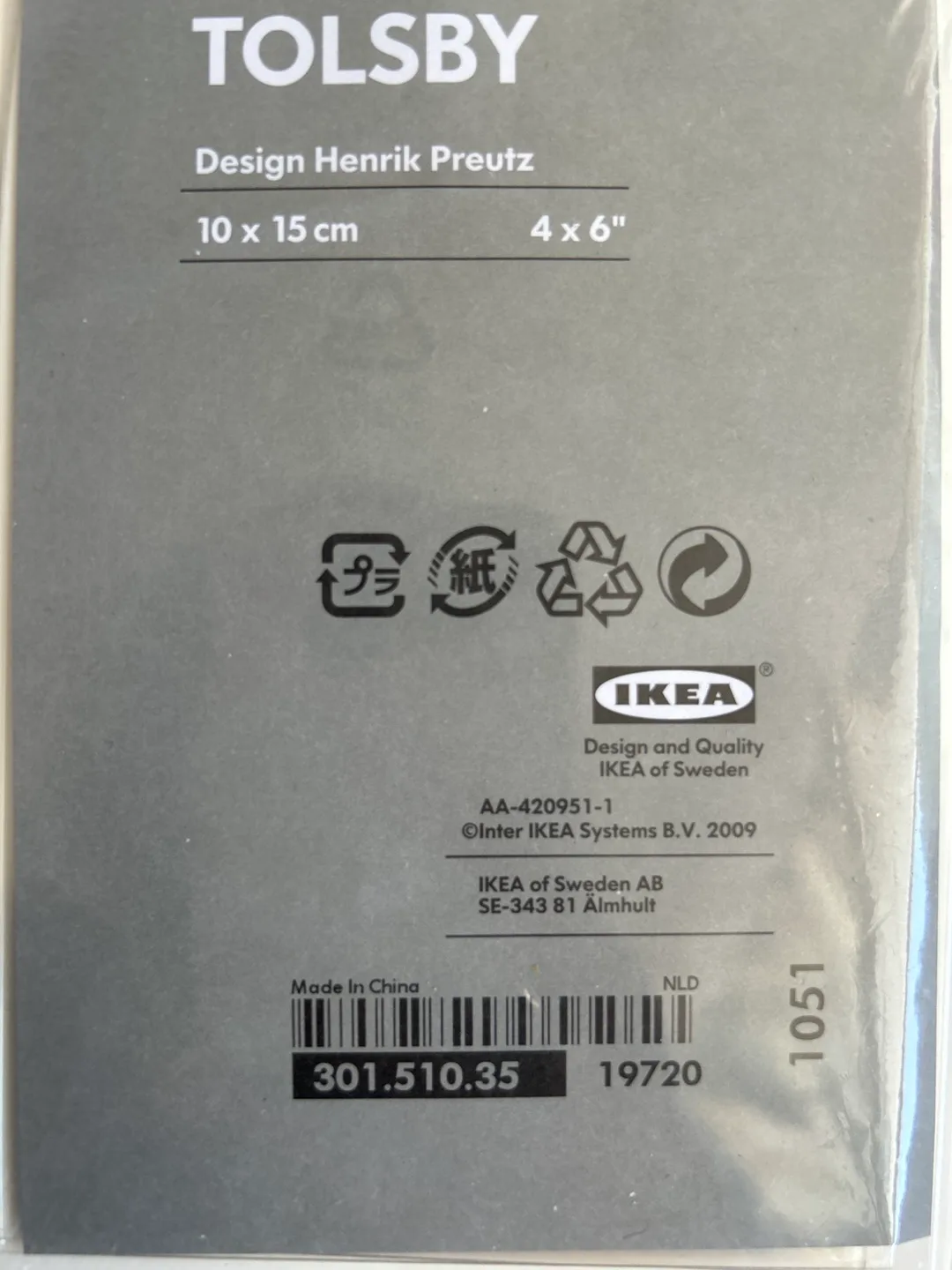 IKEA TOLSBBY White Picture Frames In Stands image indicator(6)