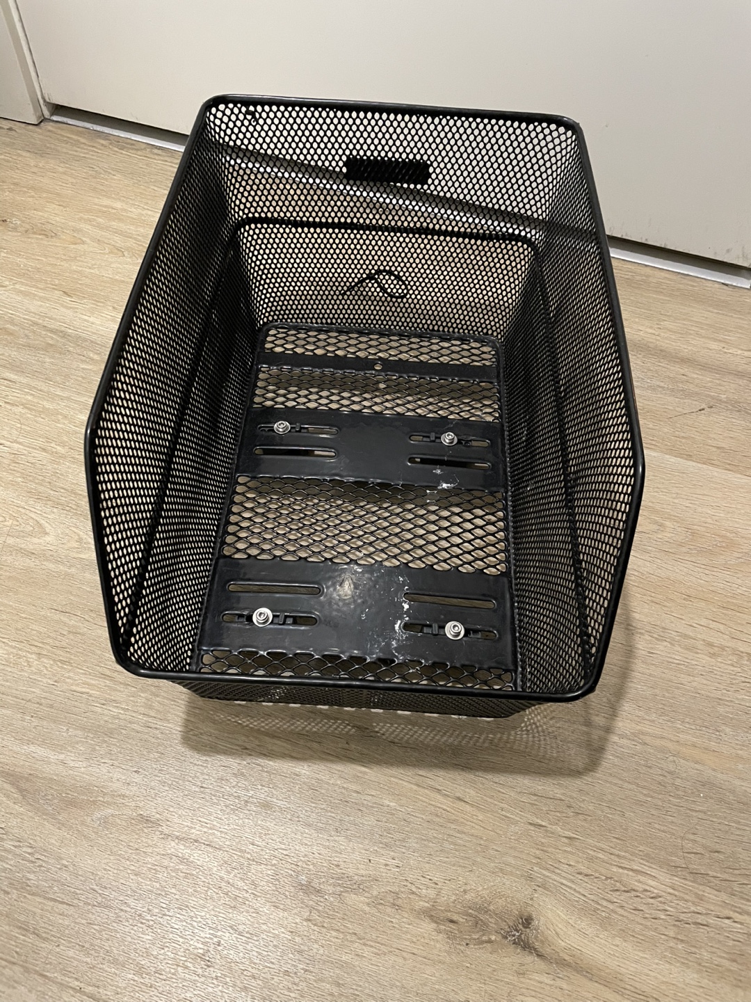 Basil bicycle basket