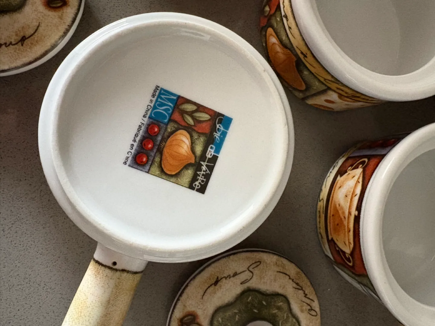 Set of four ceramic soup crocks with lids image indicator(6)