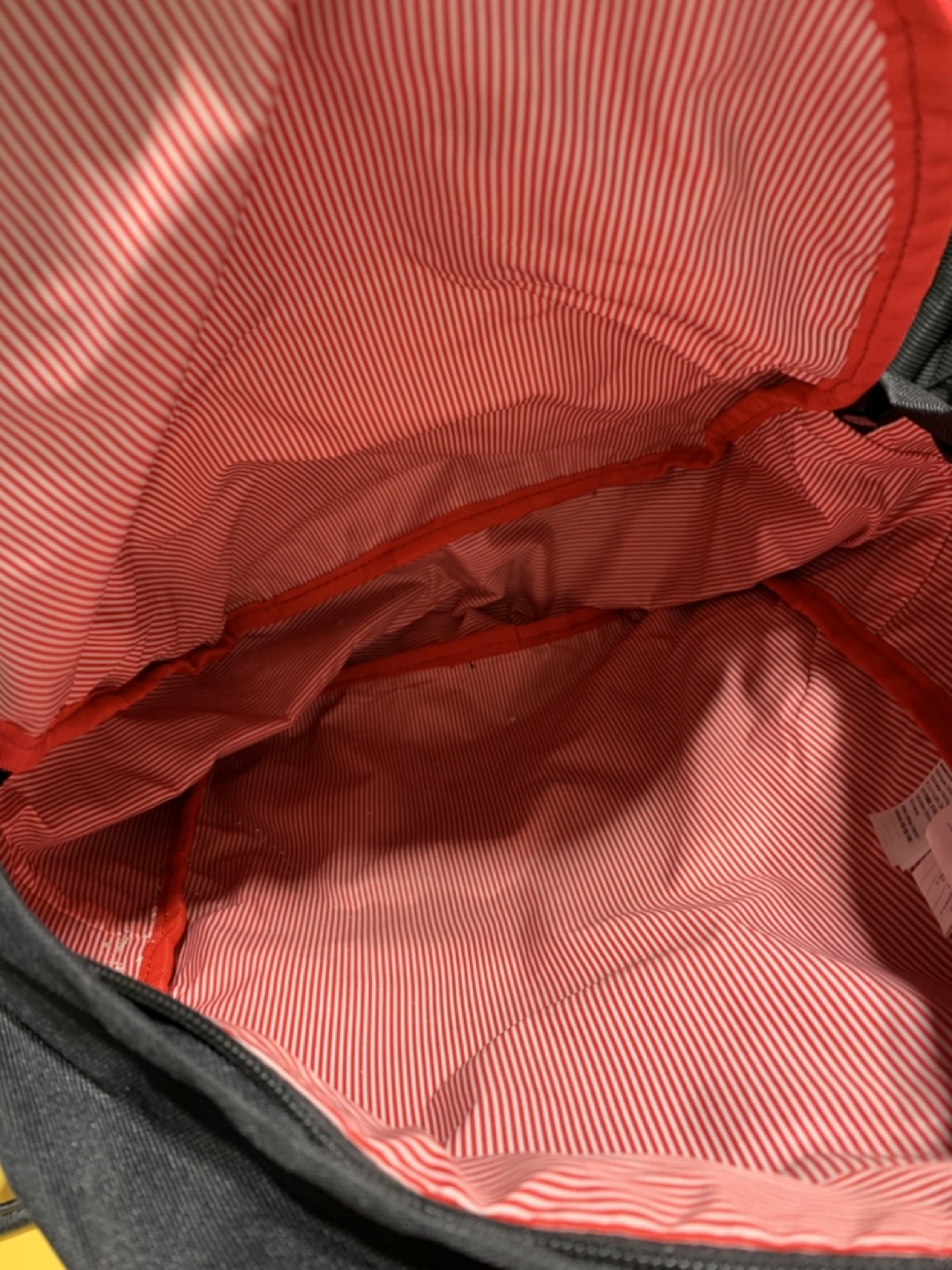 #freecycle Herschel Supply Co. Cambrian College Backpack - photo 2