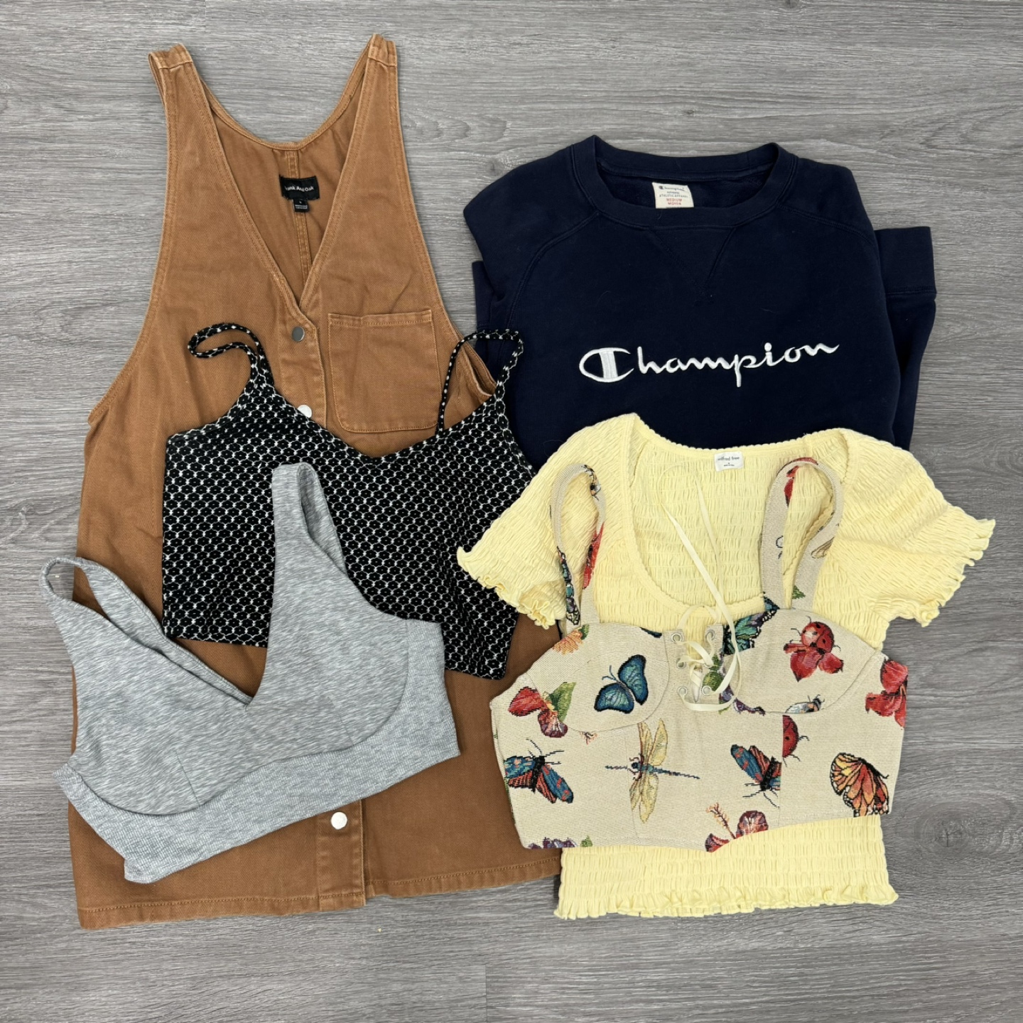 Women's Clothing Bundle Size MEDIUM