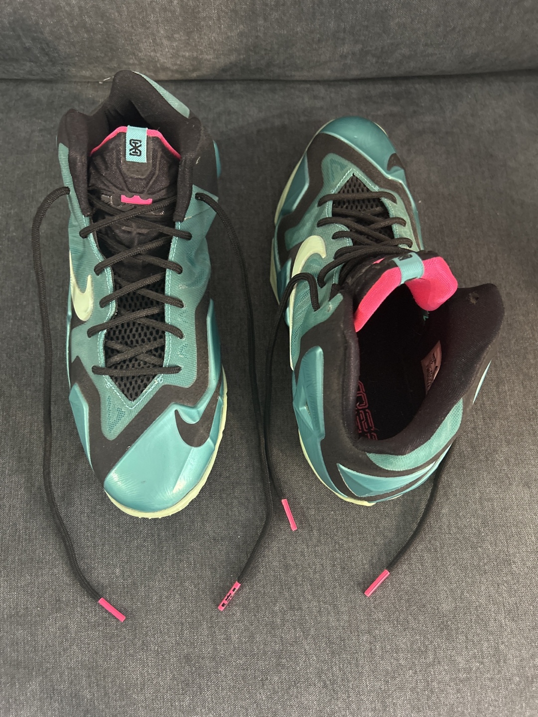 Nike LeBron X (10) Basketball Shoes