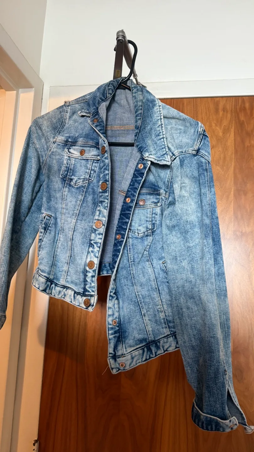 Zara Trafaluc Denim Jacket - Size EUR M / USA 6 / MEX 26 thumbnail