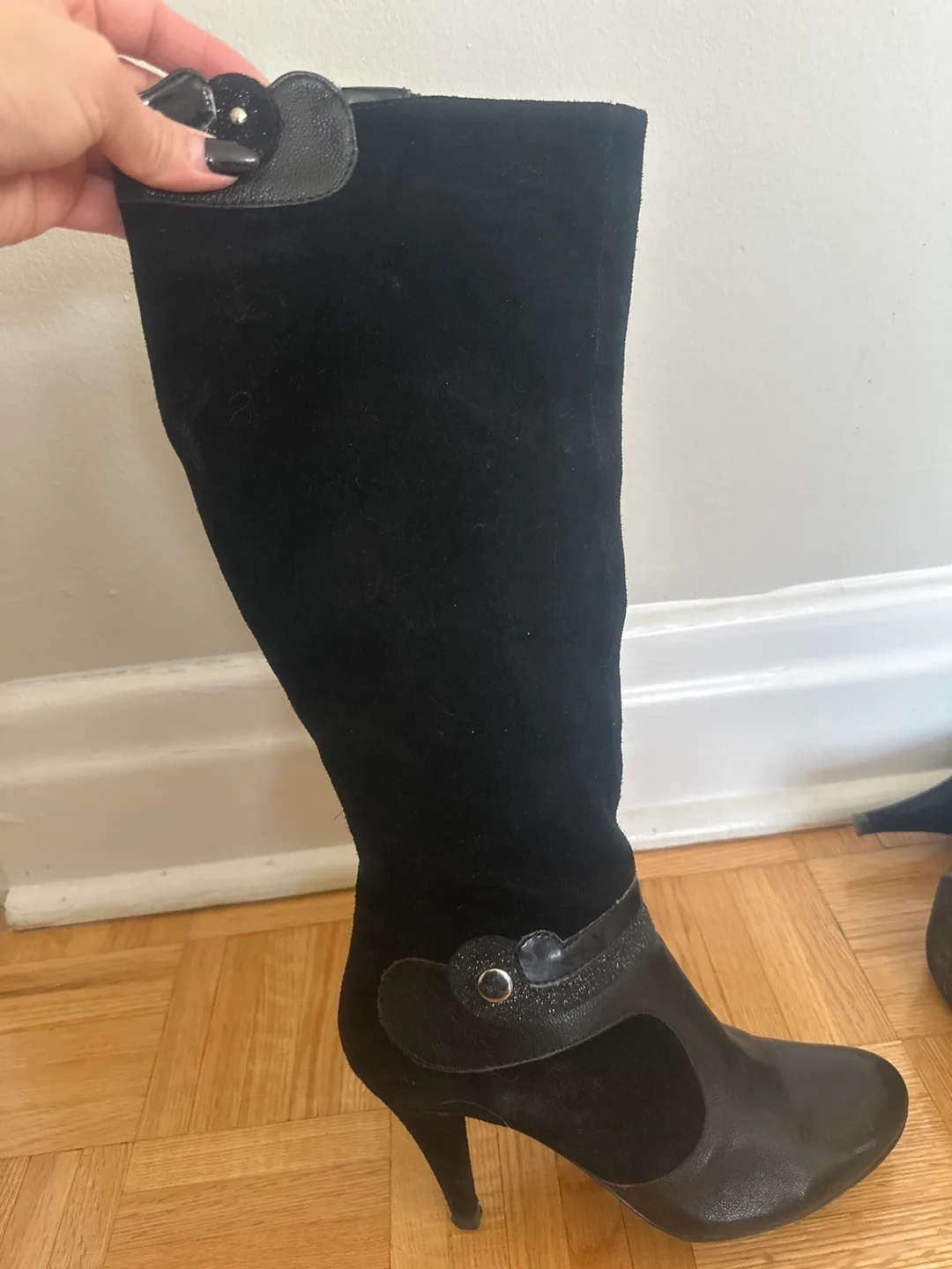 Black Suede Knee-High Boots with Heels image indicator(2)