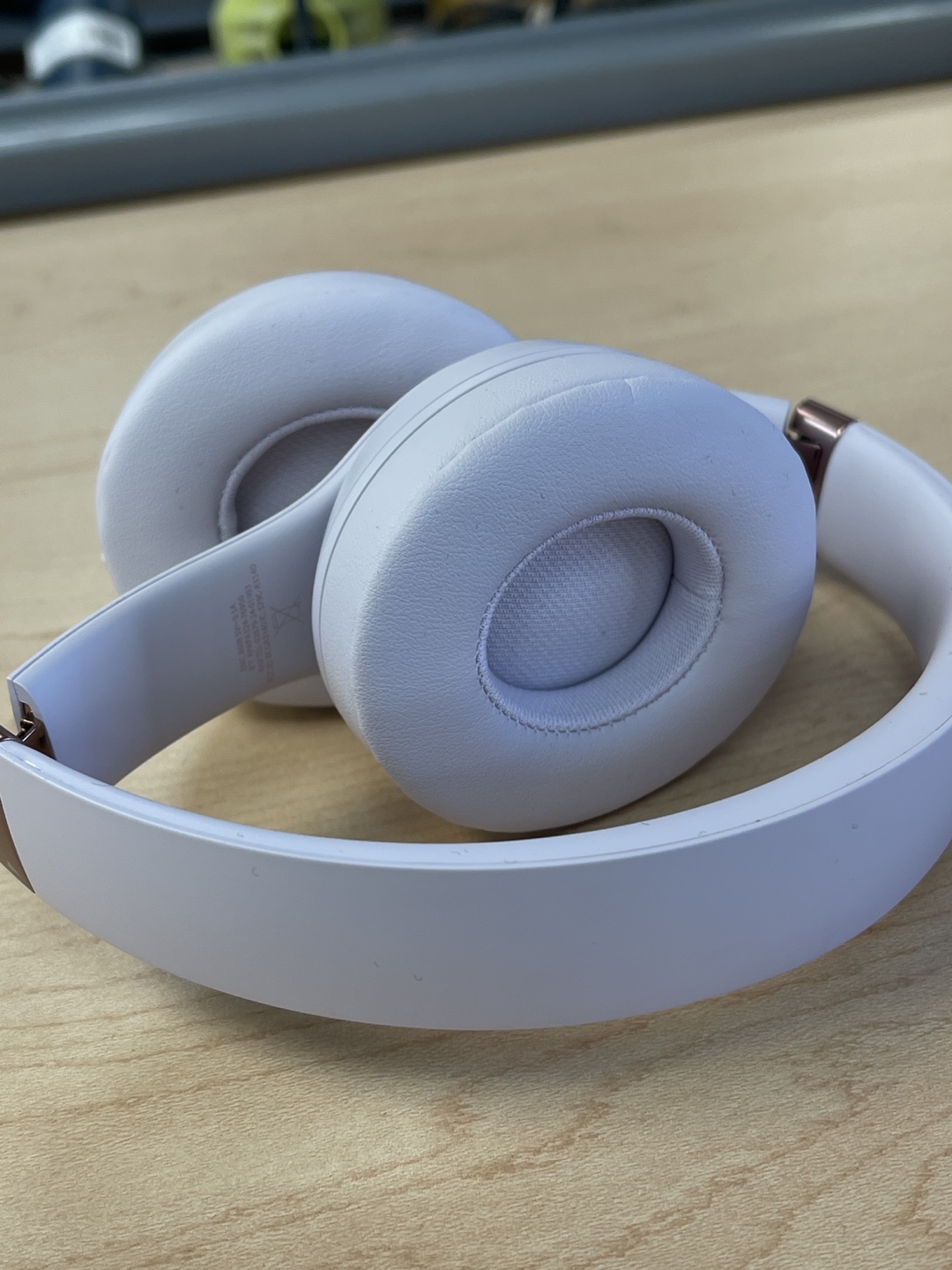 Beats Solo4 Wireless On-Ear Headphones - Ivory - photo 5