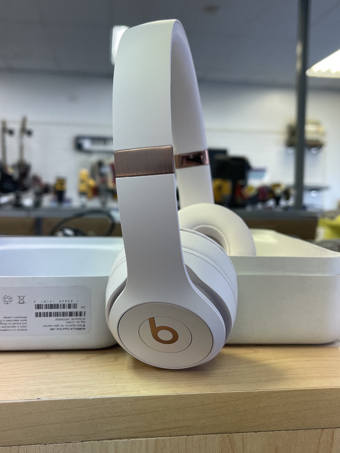 Beats Solo4 Wireless On-Ear Headphones - Ivory - photo 3