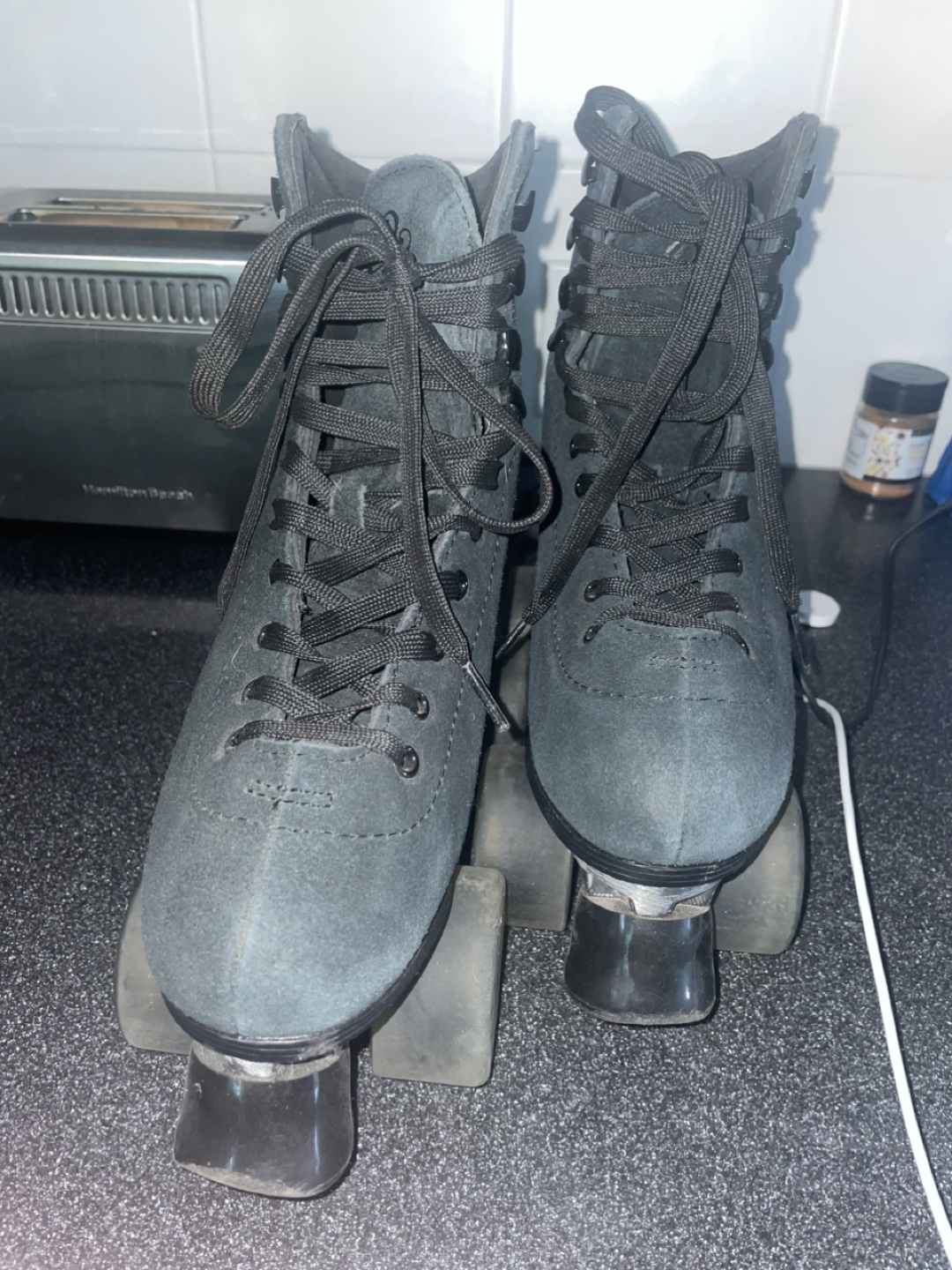 Vintage Suede Roller Skates - photo 2