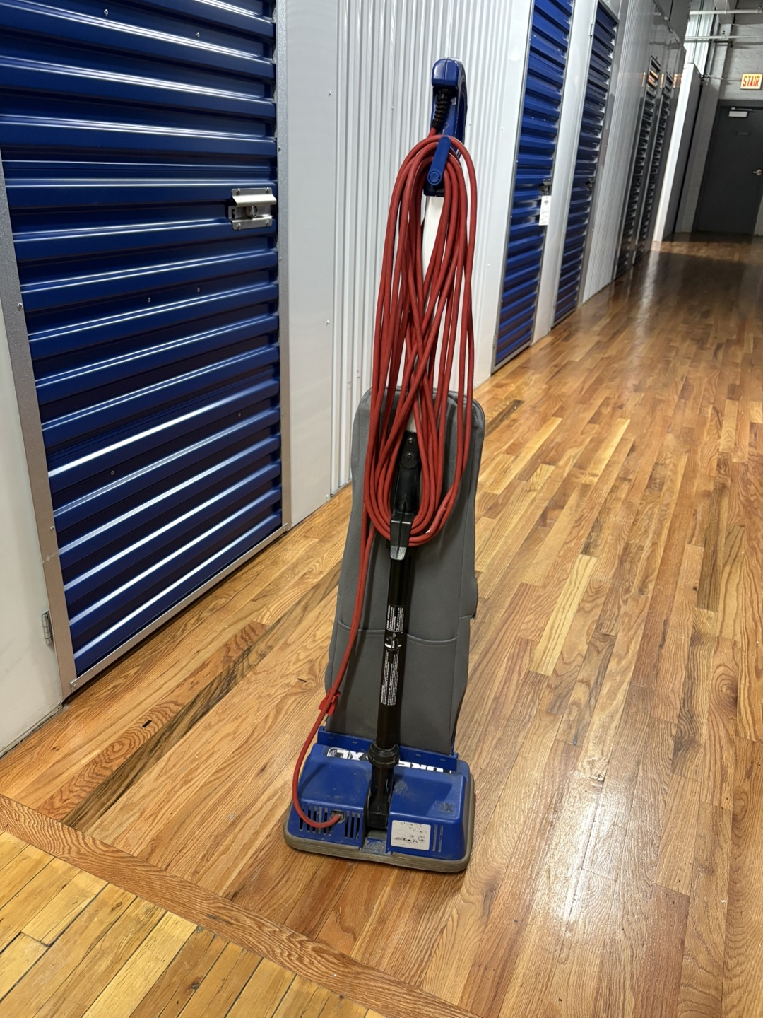 ORECK Commercial XL Upright Vacuum Cleaner - photo 3