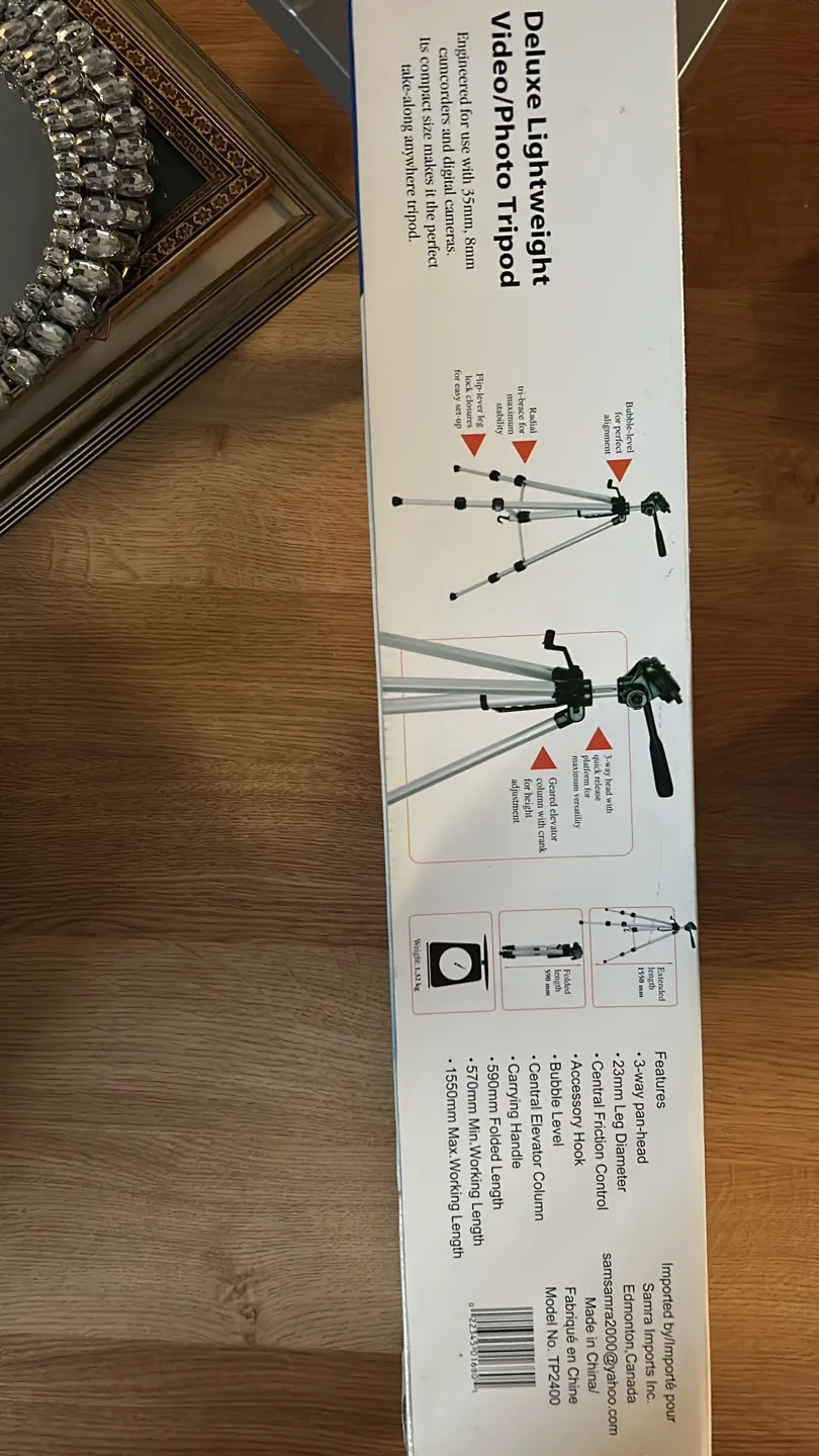 Deluxe Lightweight Tripod - New in Box image indicator(2)