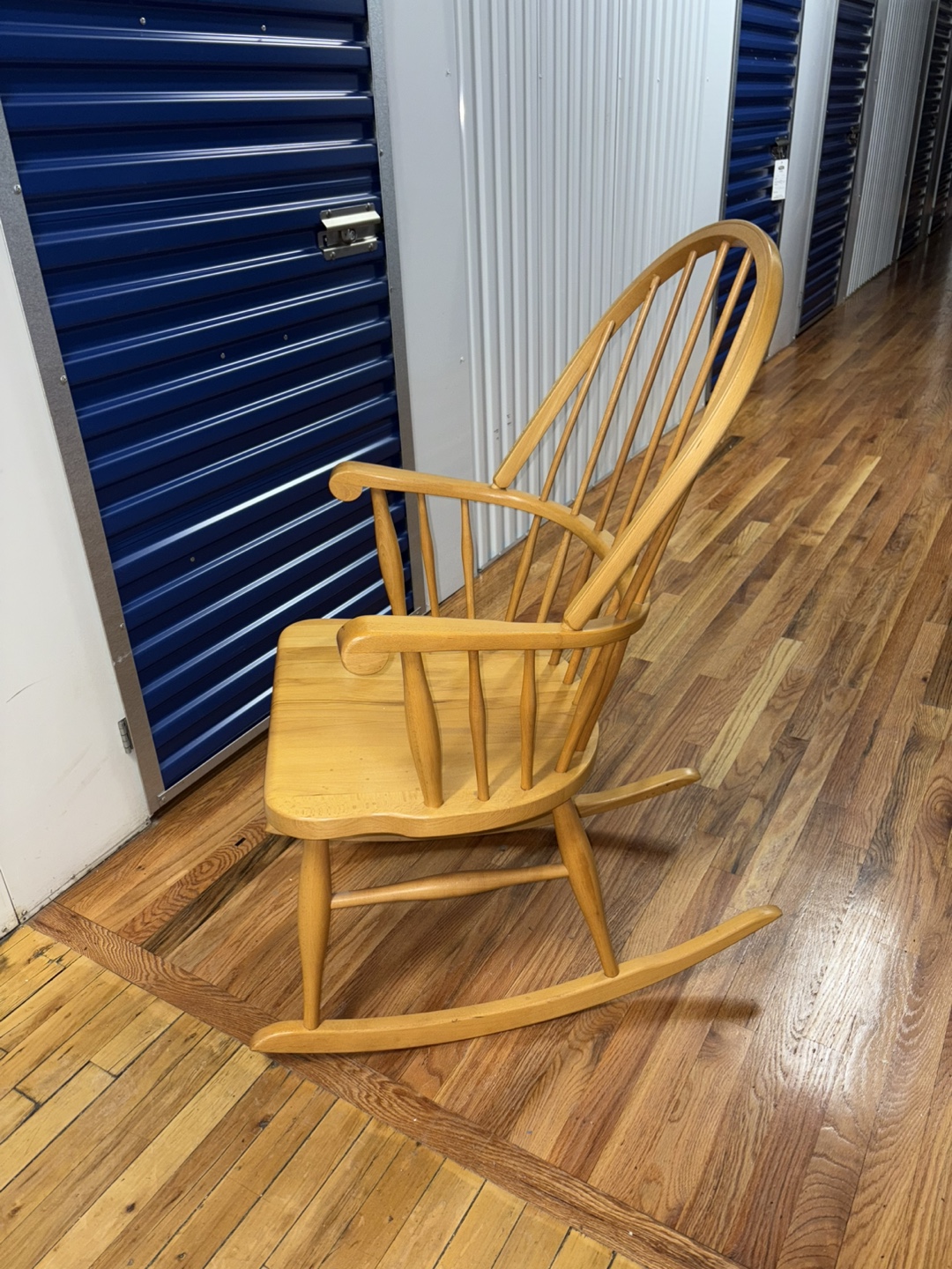 Wooden Rocking Chair - photo 2