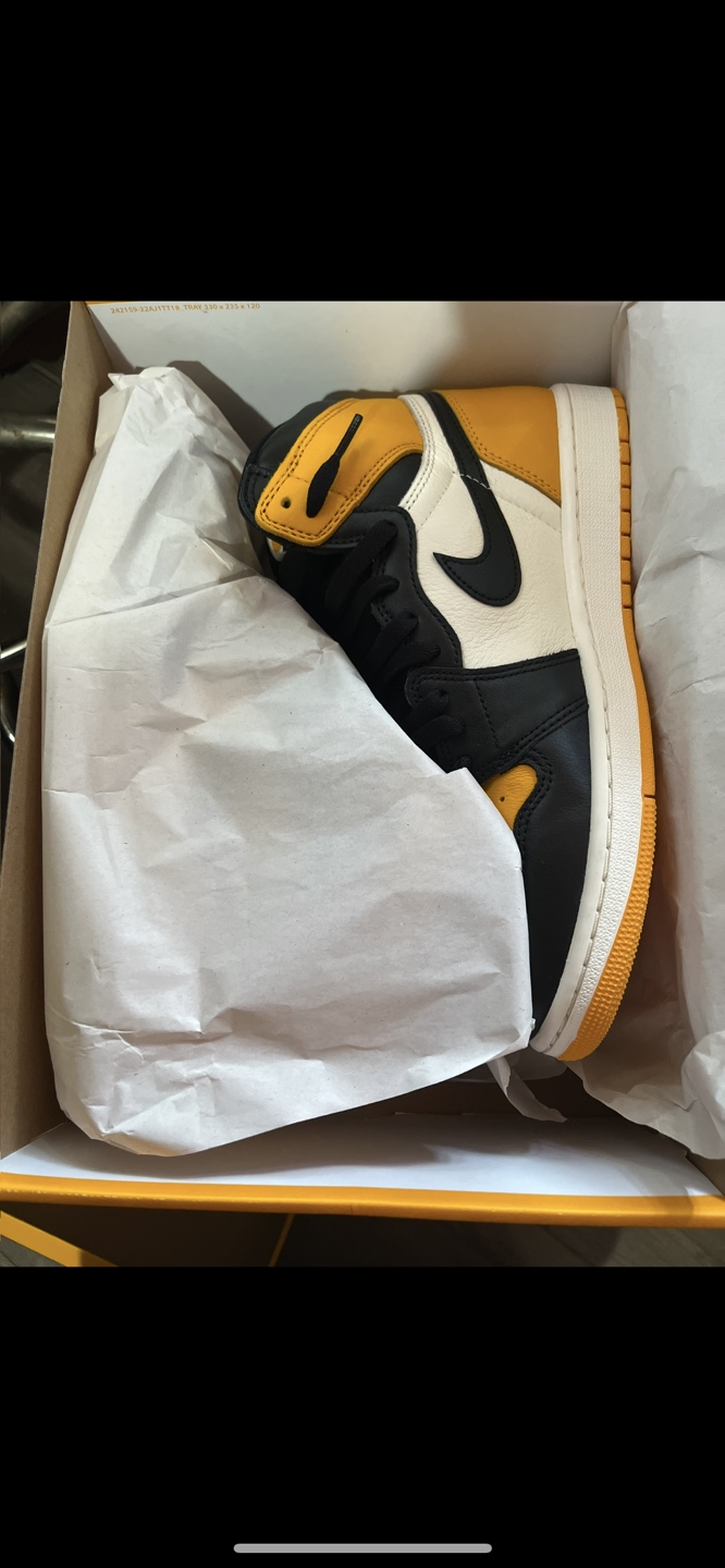 Nike Air Jordan 1 High OG 'taxy