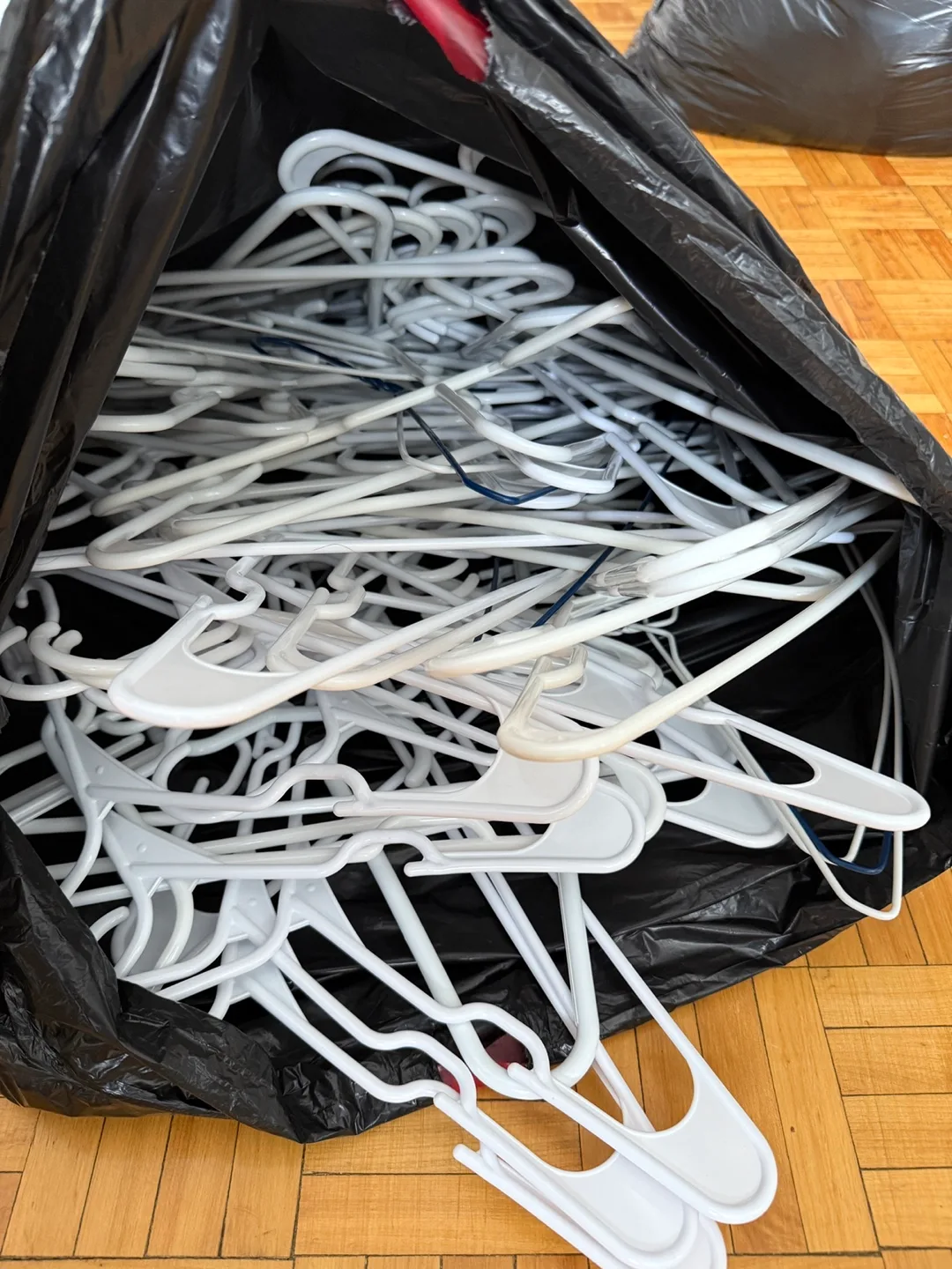 100+ Clothes Hangers - FREE image indicator(3)