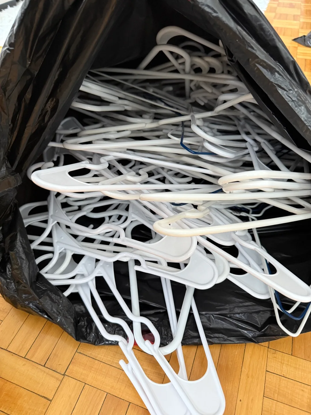 100+ Clothes Hangers - FREE image indicator(2)