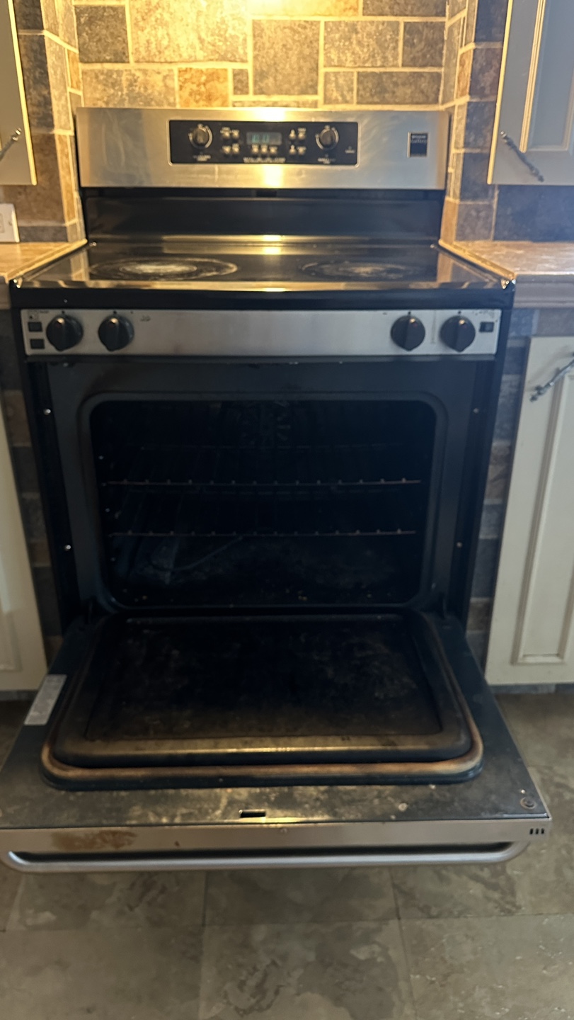 Frigidaire Stove - photo 3