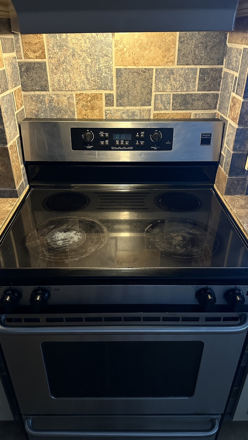 Frigidaire Stove - photo 2