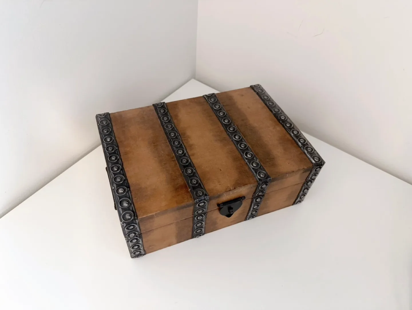 Vintage Wooden Treasure Chest Box image indicator(2)