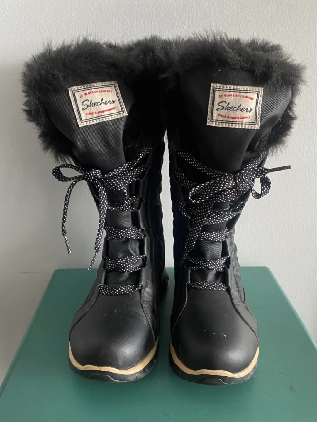 Worn once waterproof Skechers Women's Black Winter Boots Size 7 image indicator(2)