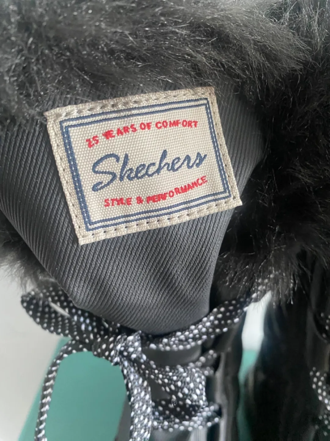 Worn once waterproof Skechers Women's Black Winter Boots Size 7 image indicator(3)