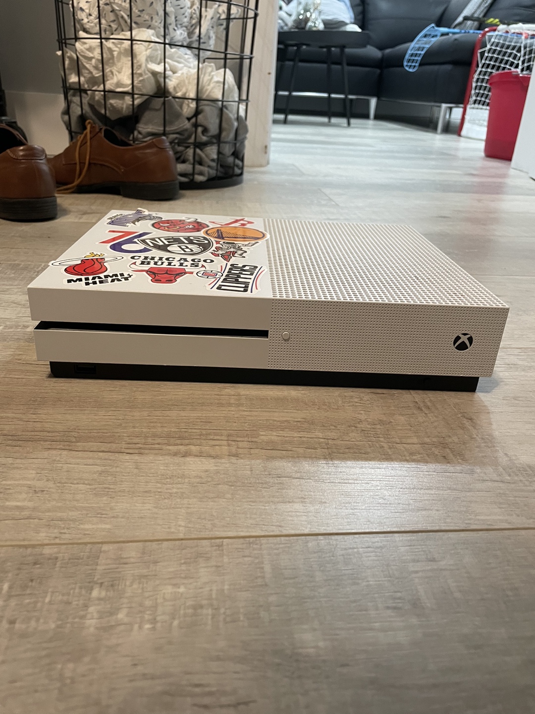 Xbox One S 500GB Console + Games + Headset - photo 5