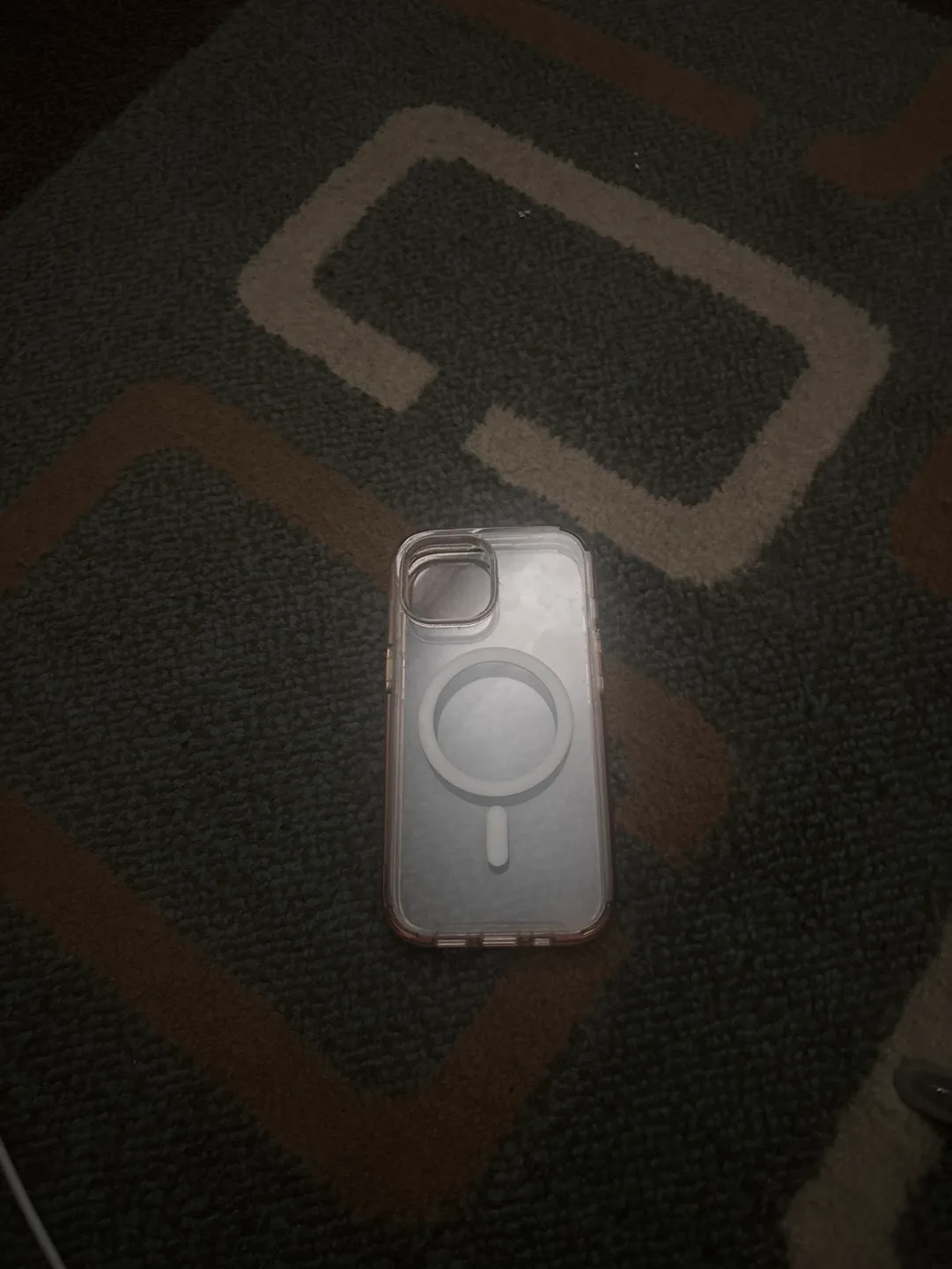 iPhone 15 MagSafe case image indicator(2)