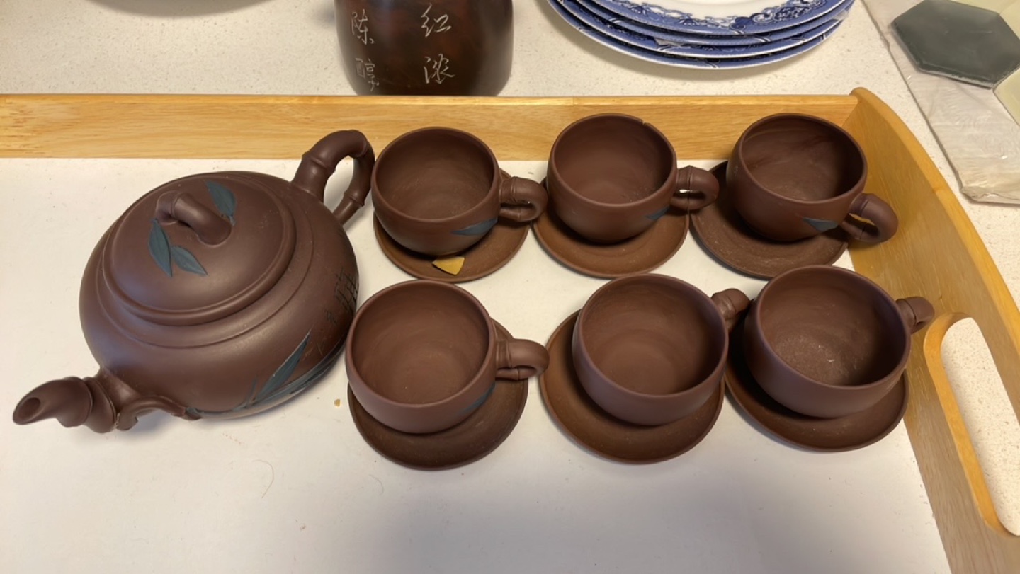 Chinese Tea Set - teapot and six teacups