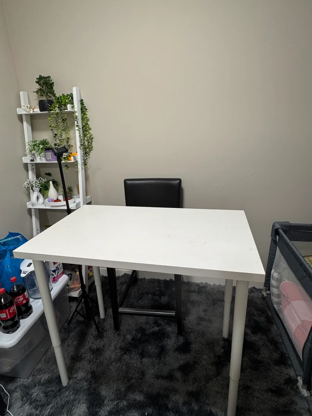 Table & two chairs image indicator(2)