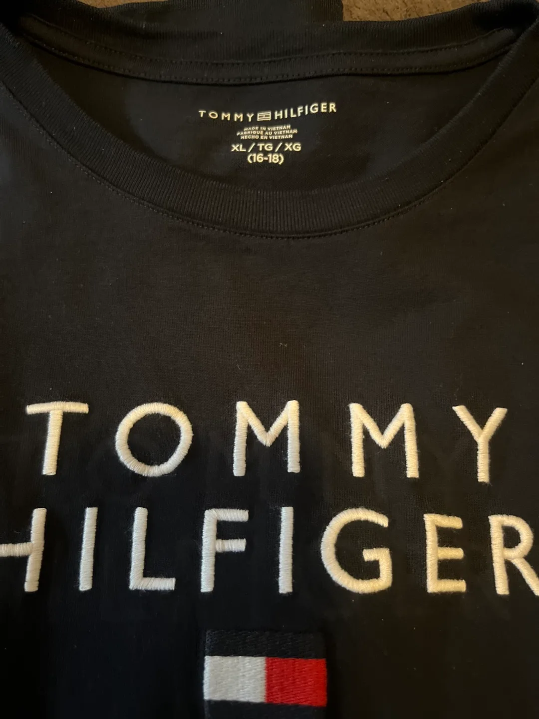Tommy Hilfiger Long Sleeve T-Shirt - Size XL image indicator(3)