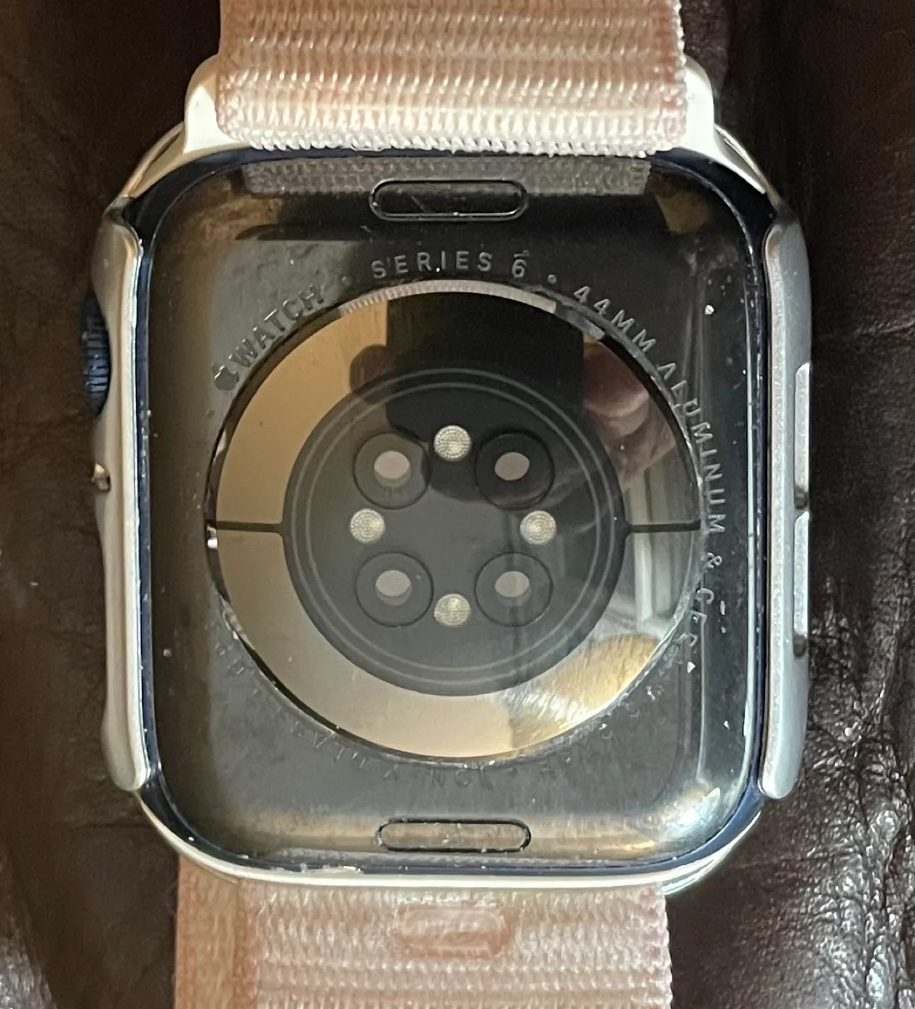 Apple Watch Series 6 - 44mm image indicator(5)