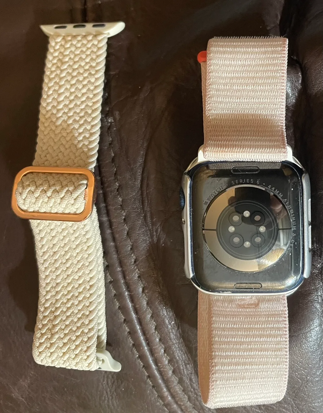 Apple Watch Series 6 - 44mm image indicator(6)