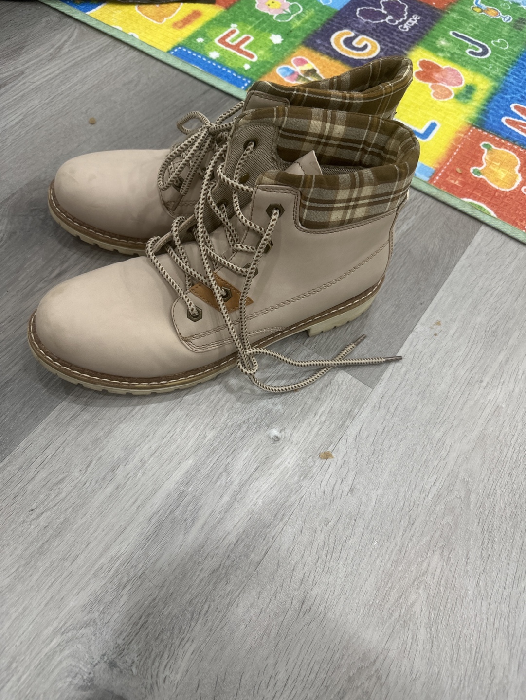 Beige ankle boots - photo 2