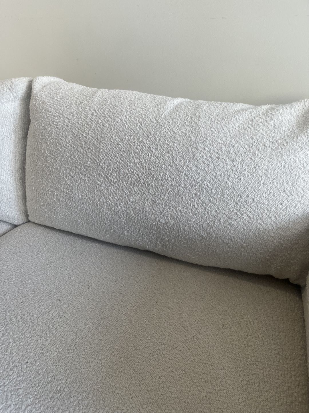 Cream-coloured Loveseat/sofa with Gold Legs - photo 4