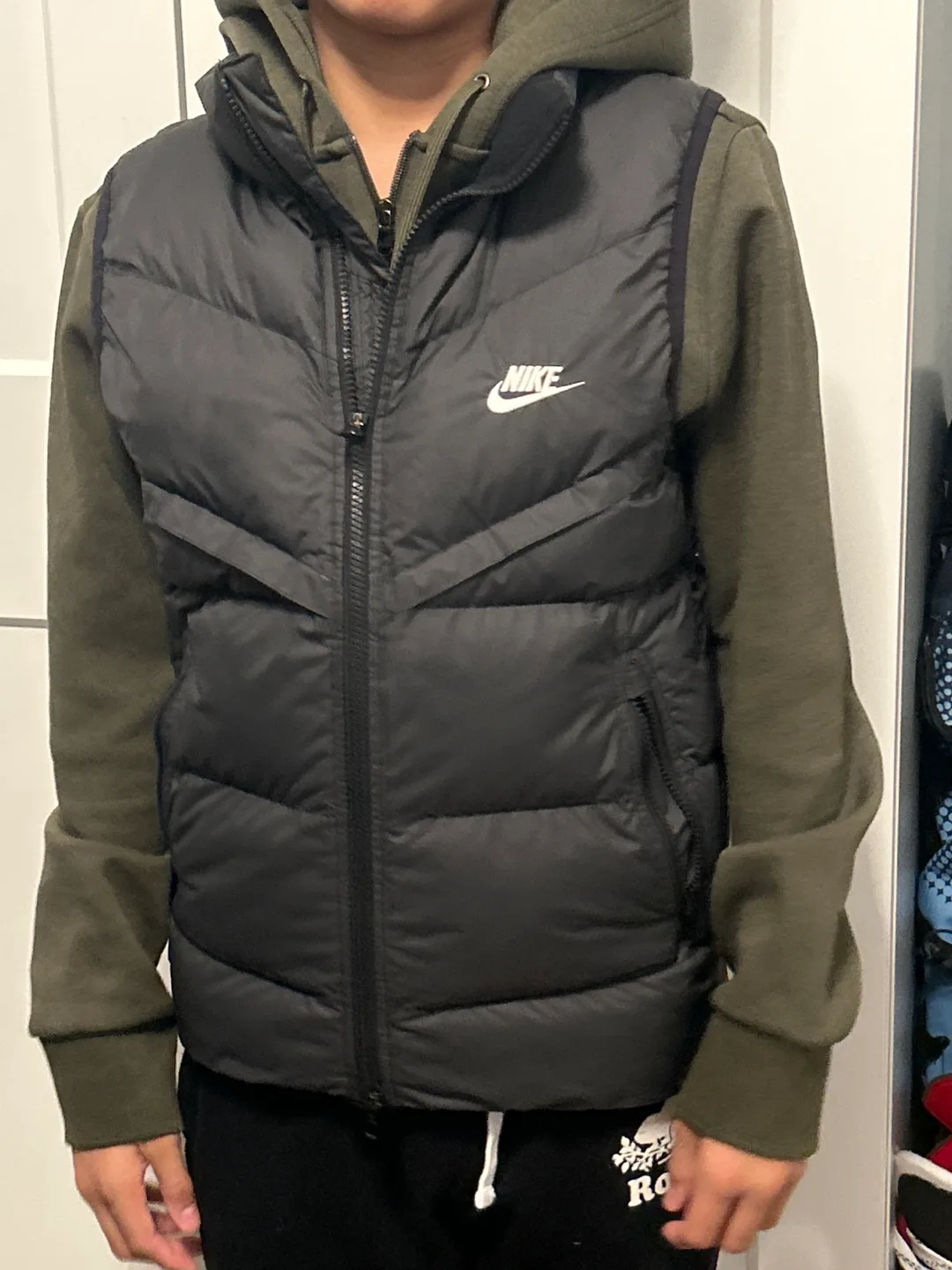 Nike xs puffer Vest small size 8/10 image indicator(4)