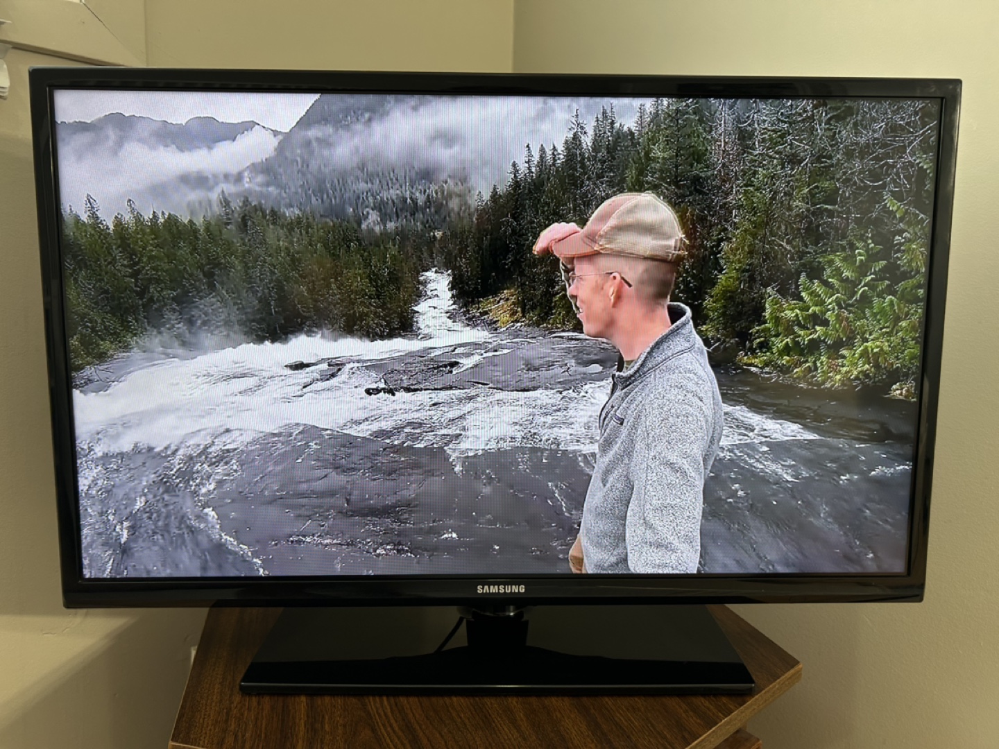 Samsung 32”(Not smart)