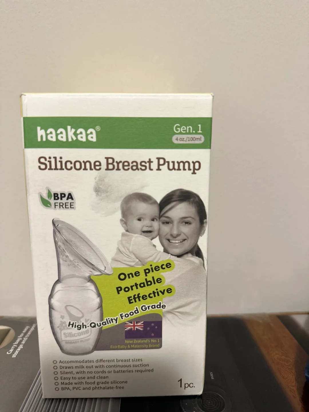 Haakaa Silicone Breast Pump - Generation 1 thumbnail