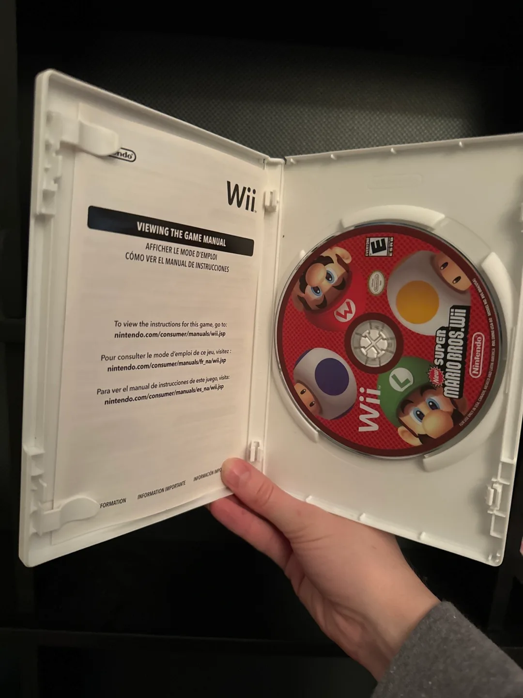 New Super Mario Bros. Wii - Nintendo Wii Game image indicator(2)