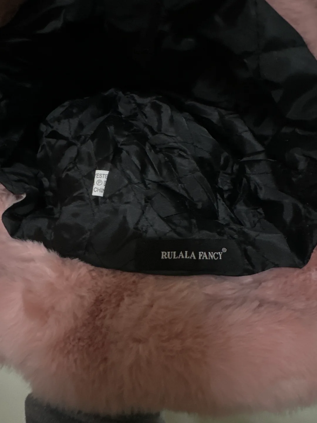 Pink Faux Fur Bucket Hat image indicator(2)