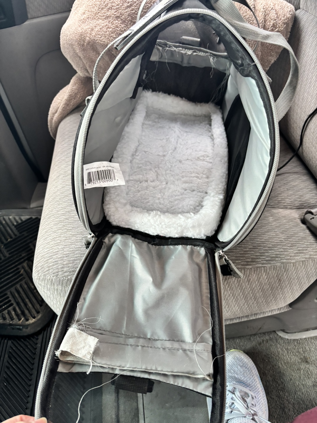 Bergen Pet Carrier - Gently Used - photo 3
